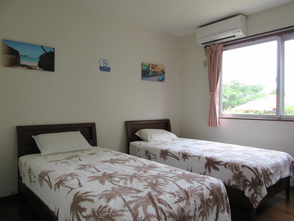 Guest House Diamond Йомитан Екстериор снимка