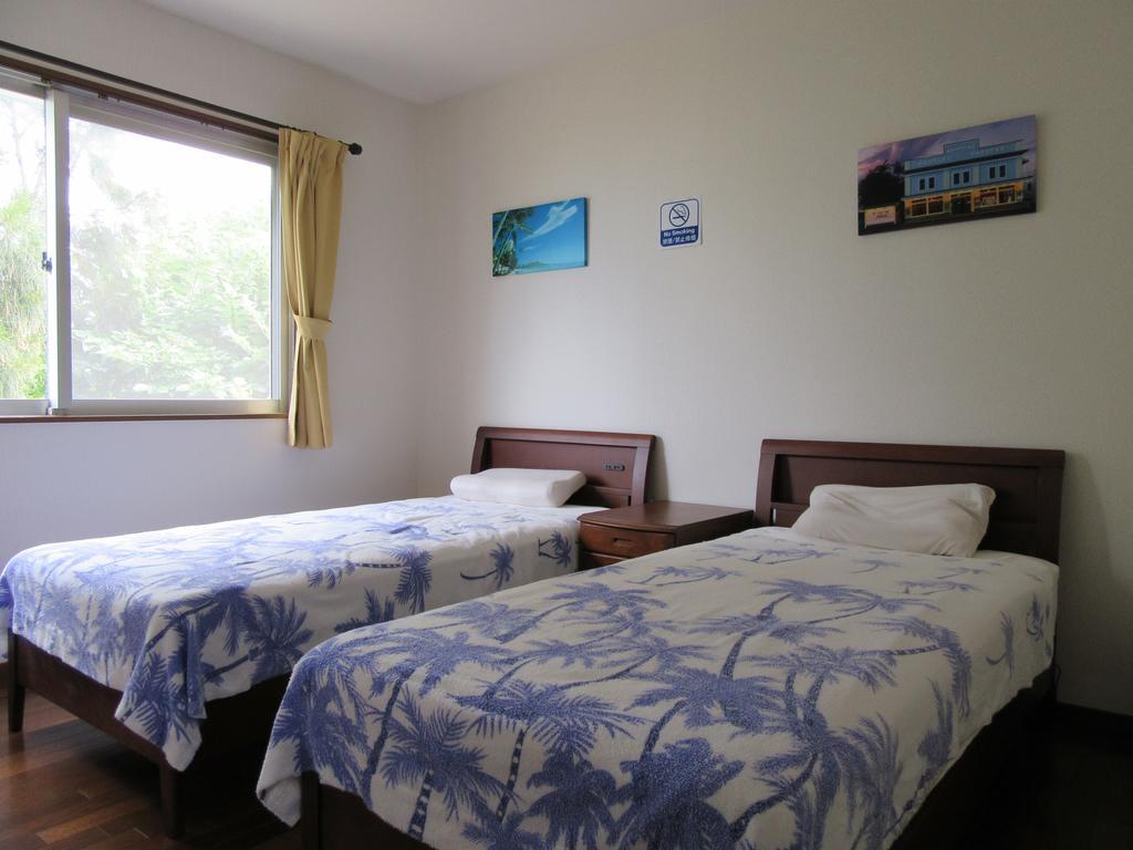 Guest House Diamond Йомитан Екстериор снимка
