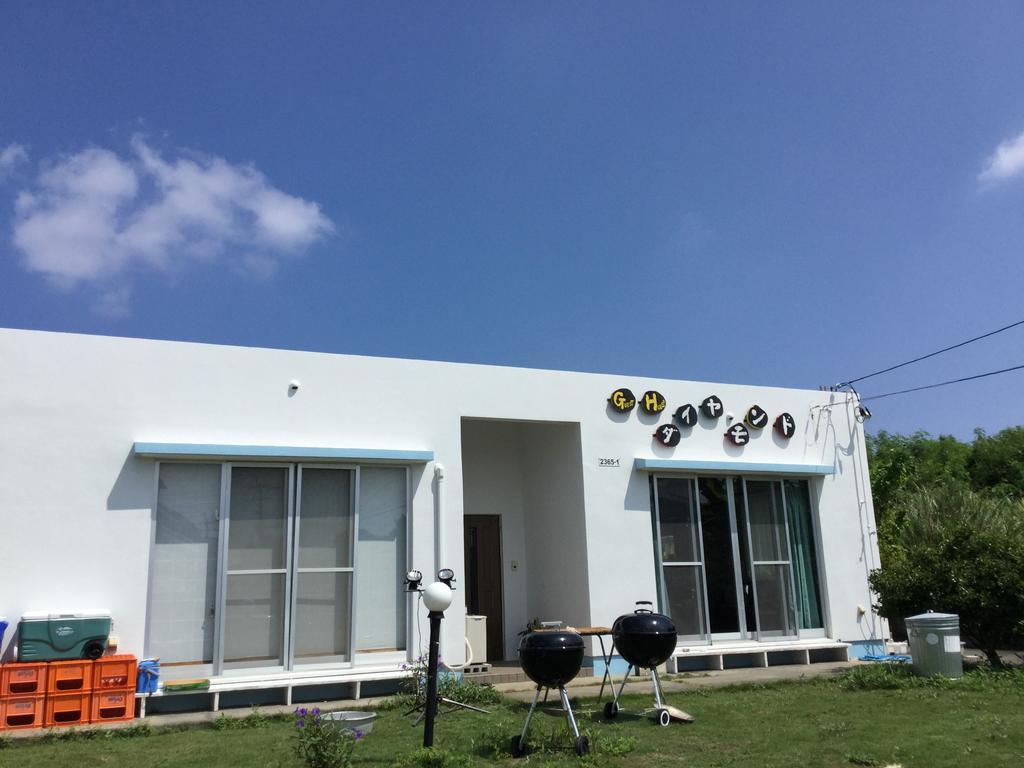 Guest House Diamond Йомитан Екстериор снимка