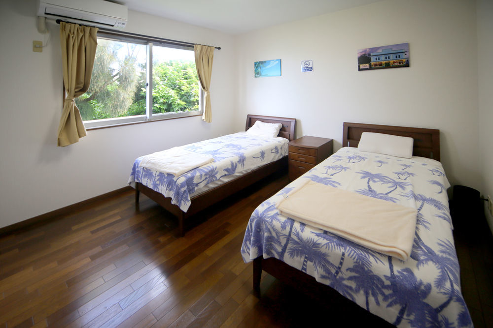 Guest House Diamond Йомитан Екстериор снимка