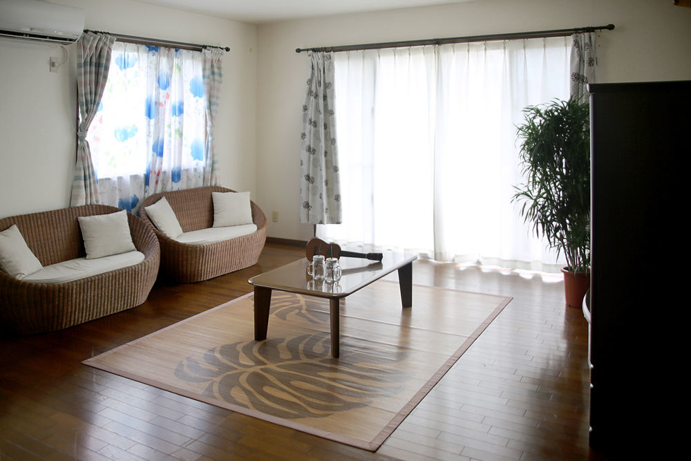 Guest House Diamond Йомитан Екстериор снимка