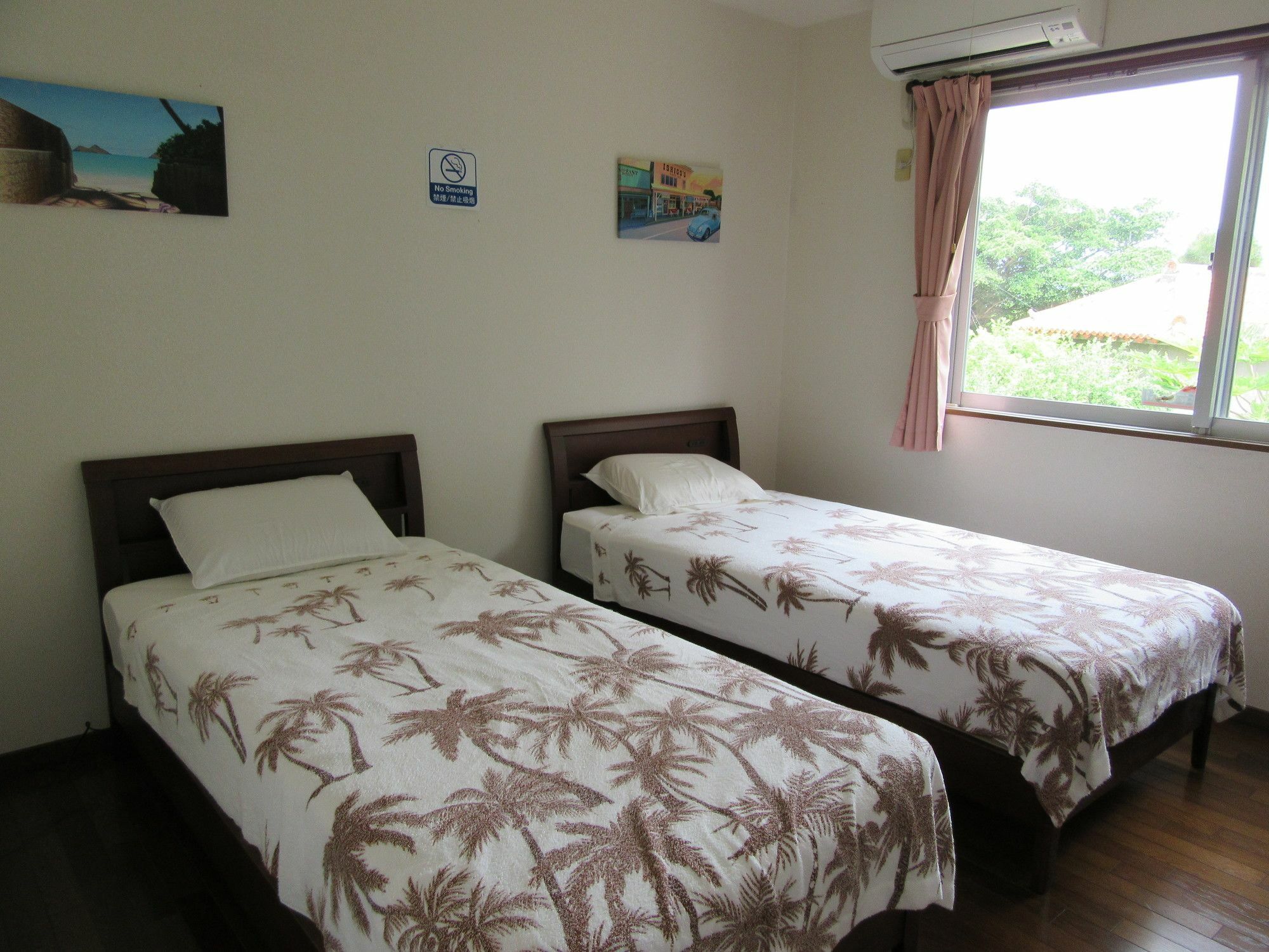 Guest House Diamond Йомитан Екстериор снимка