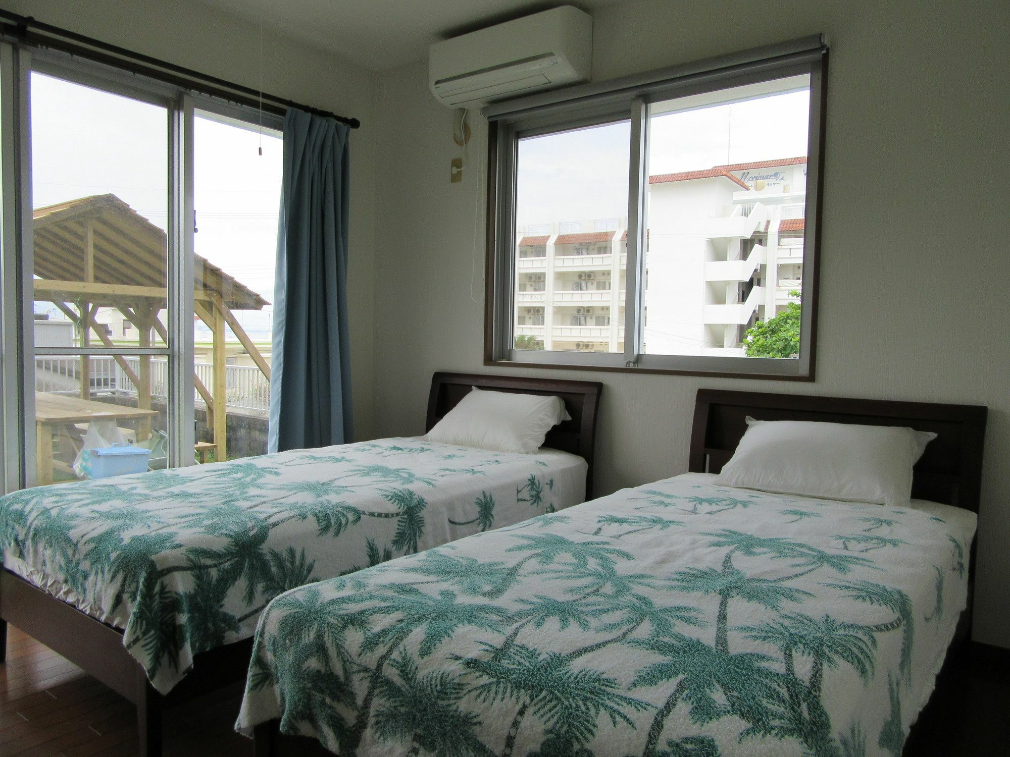 Guest House Diamond Йомитан Екстериор снимка
