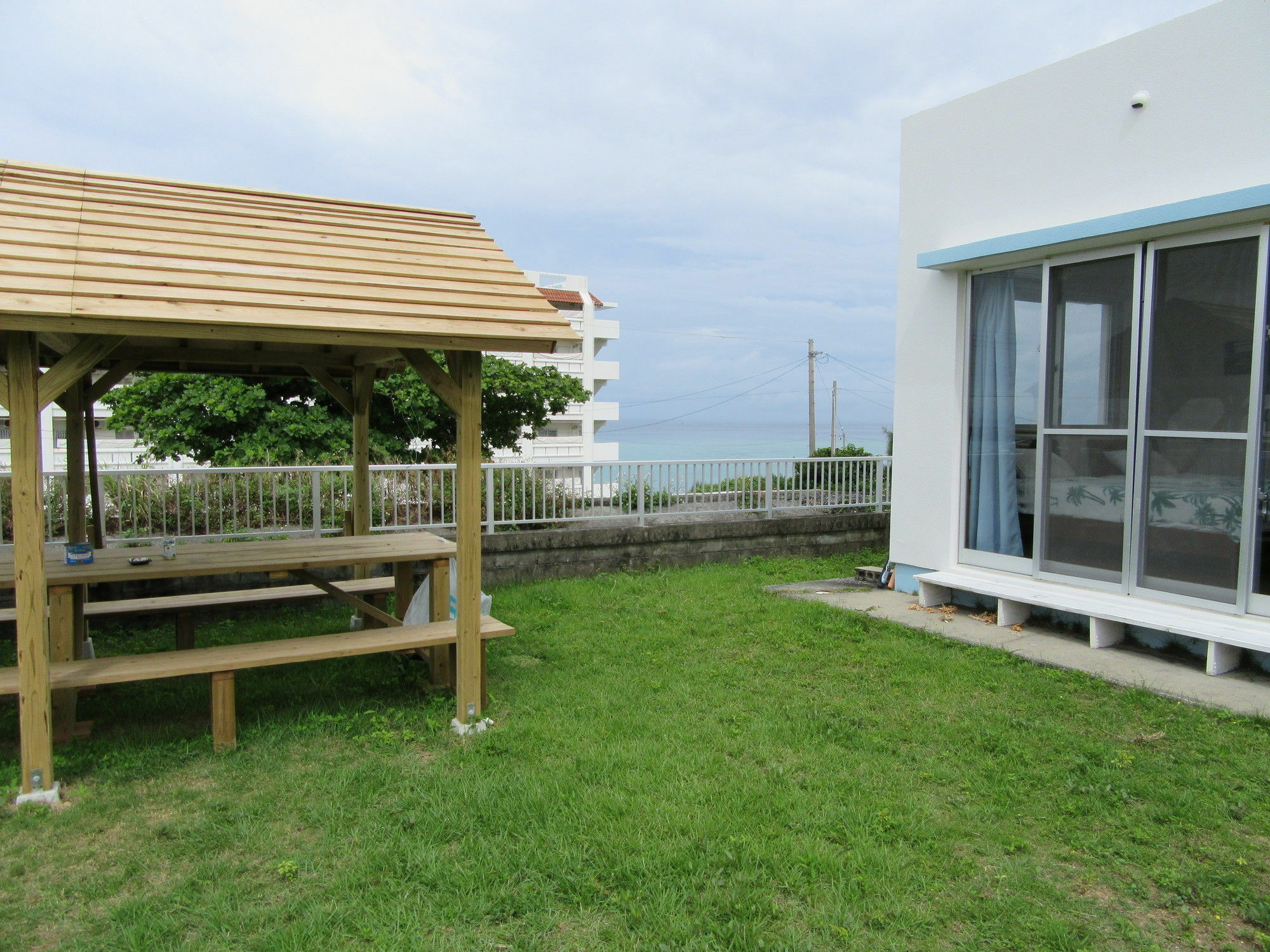 Guest House Diamond Йомитан Екстериор снимка